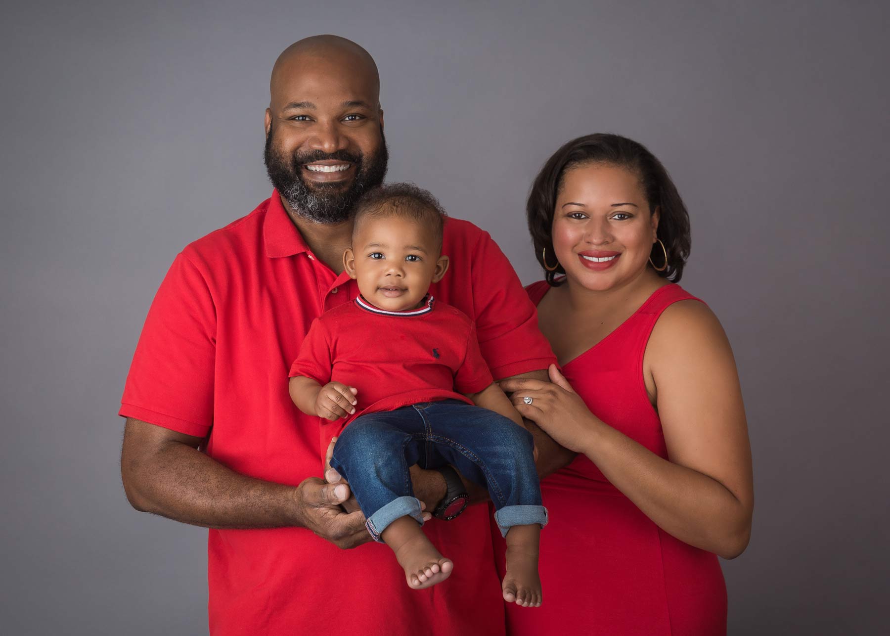 1st birthday photoshoot parents with toddler